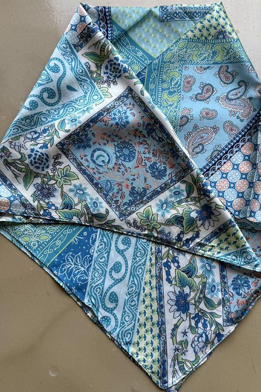 Isobel Silky Blend Square Scarf /20=